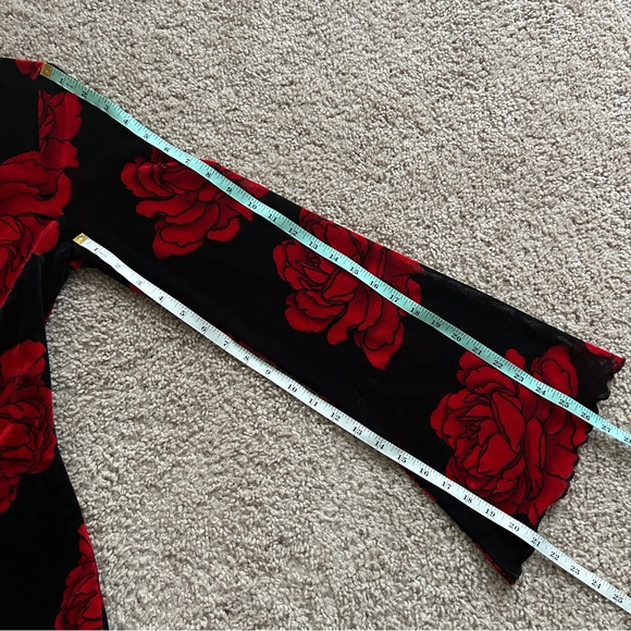 Thirty Thirty LA Black Red Floral Mesh Bell Sleeve Bodycon Mini Dress Size XL - Picture 10 of 10